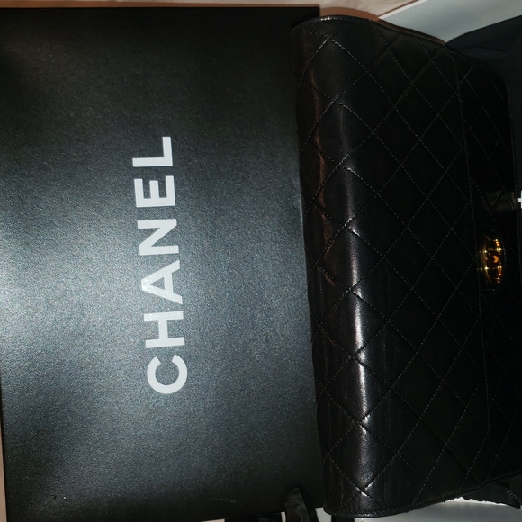 Chanel Classic Quilted Lambskin Bag FULL SET, BOX AND DUSTBAG Series 2 - Picture 14 of 16